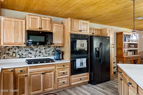 Kitchen - 2924 Pine Rim Rd, Overgaard, AZ 85933 photo 2 of 4