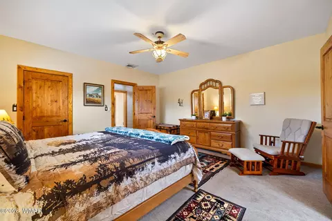 Bedroom - 2924 Pine Rim Rd, Overgaard, AZ 85933 photo 4 of 4