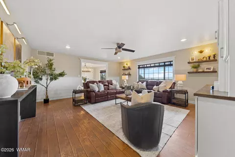 1852 Taylor St, Show Low, AZ 85901
