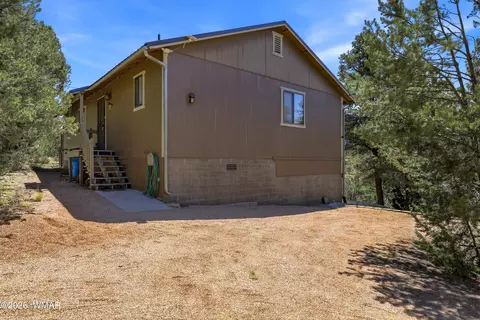 Exterior - 1992 Red Deer Run, Overgaard, AZ 85933 photo 3 of 8