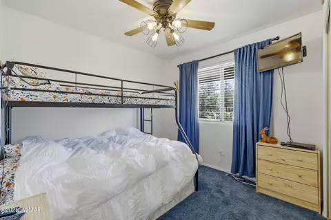 Bedroom - 1992 Red Deer Run, Overgaard, AZ 85933 photo 3 of 3