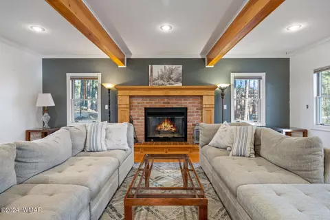 625 E Woodland Lake Rd, Pinetop, AZ 85935