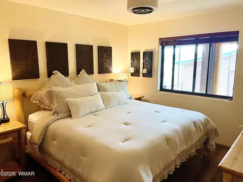 Bedroom - 2334 N Buffalo Loop, Overgaard, AZ 85933 photo 2 of 2