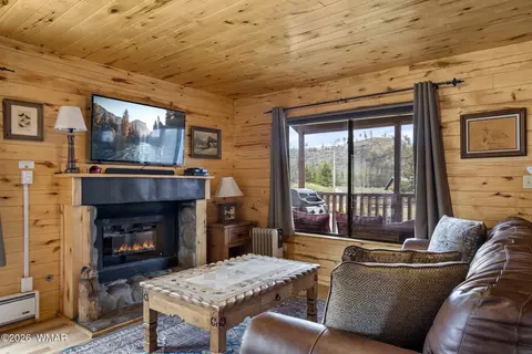 Living - 85 N Main St, Greer, AZ 85927 photo 5 of 6