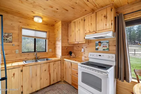 Kitchen - 85 N Main St, Greer, AZ 85927 photo 4 of 4