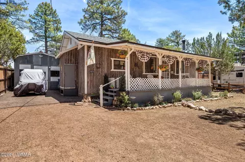 2893 Holiday Forest Dr, Overgaard, AZ 85933