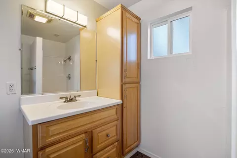 Bath - 3370 Turkey Run, Overgaard, AZ 85928 photo 1 of 2