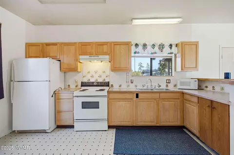 3381 Mogollon Dr, Overgaard, AZ 85933 photo 3