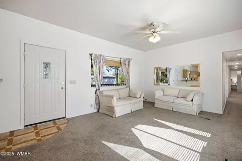3381 Mogollon Dr, Overgaard, AZ 85933