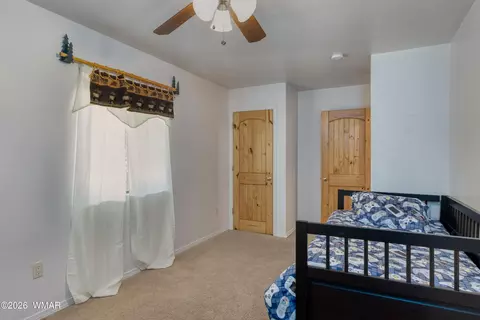 Bedroom - 2722 Bain Trl, Overgaard, AZ 85933 photo 2 of 2