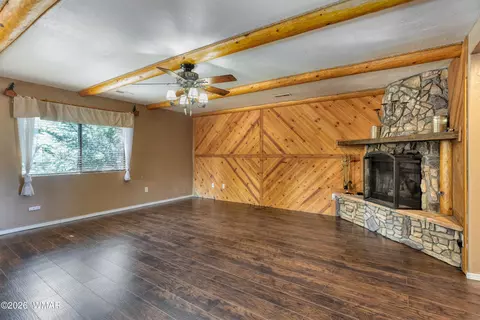 2722 Bain Trl, Overgaard, AZ 85933