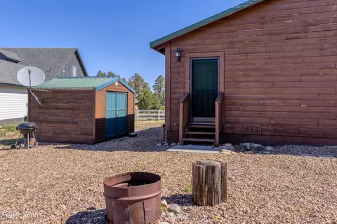 Exterior - 2722 Bain Trl, Overgaard, AZ 85933 photo 5 of 6