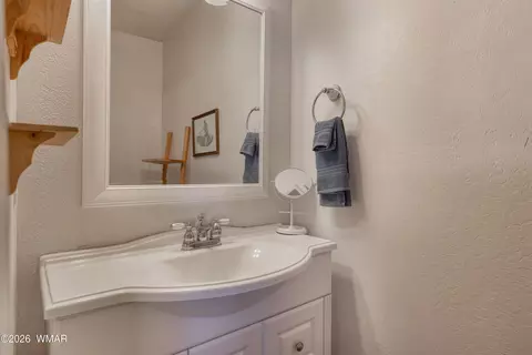 Bath - 2722 Bain Trl, Overgaard, AZ 85933 photo 1 of 2