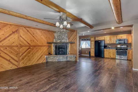 Living - 2722 Bain Trl, Overgaard, AZ 85933 photo 2 of 2
