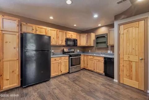 2722 Bain Trl, Overgaard, AZ 85933