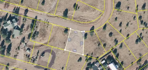 2277 Meadow Ln, Overgaard, AZ 85933