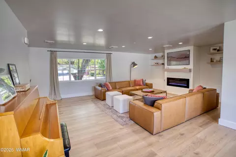 Living - 21 W 3rd St, Snowflake, AZ 85937 photo 1 of 4