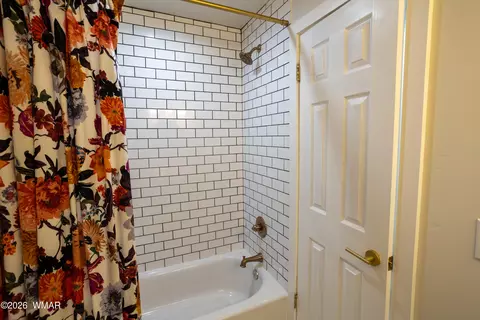 Bath - 21 W 3rd St, Snowflake, AZ 85937 photo 1 of 5