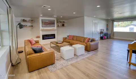 Living - 21 W 3rd St, Snowflake, AZ 85937 photo 2 of 3