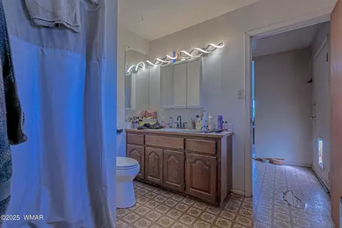 Bath - 4401 Jay Rd, Snowflake, AZ 85937 photo 1 of 1