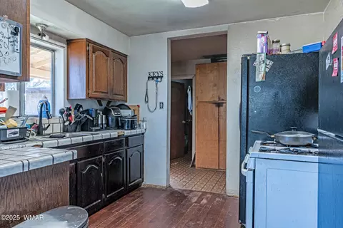 Kitchen - 4401 Jay Rd, Snowflake, AZ 85937 photo 2 of 2