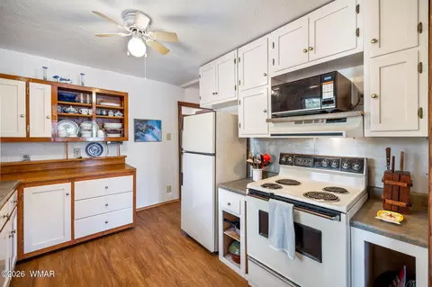 Kitchen - 3316 Ox Bow Bnd, Overgaard, AZ 85933 photo 1 of 3