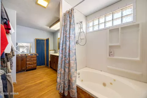 Bath - 3316 Ox Bow Bnd, Overgaard, AZ 85933 photo 2 of 3