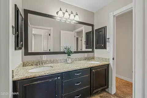 Bath - 1713 W Snowline Dr, Eagar, AZ 85925 photo 5 of 6