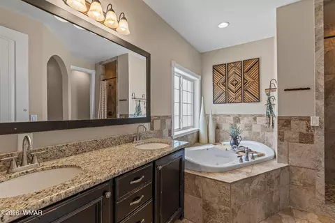 Bath - 1713 W Snowline Dr, Eagar, AZ 85925 photo 1 of 6