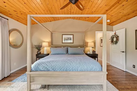 Bedroom - 3705 Apache Dr, Happy Jack, AZ 86024 photo 3 of 6