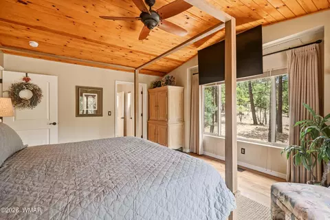 Bedroom - 3705 Apache Dr, Happy Jack, AZ 86024 photo 4 of 6
