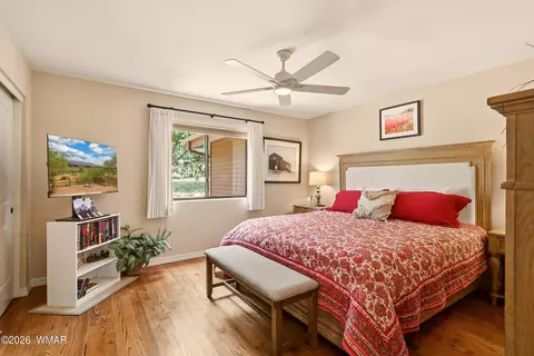 Bedroom - 3705 Apache Dr, Happy Jack, AZ 86024 photo 5 of 6