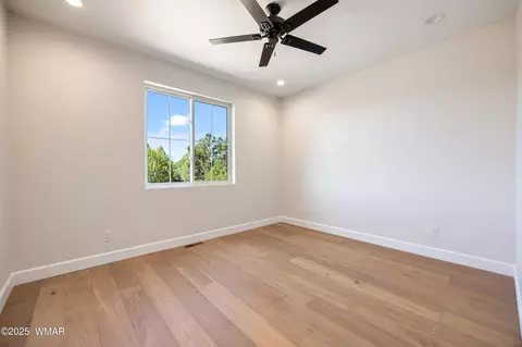 Bedroom - 2268 Roundabout Cir, Overgaard, AZ 85933 photo 1 of 8