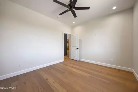 Bedroom - 2268 Roundabout Cir, Overgaard, AZ 85933 photo 2 of 8