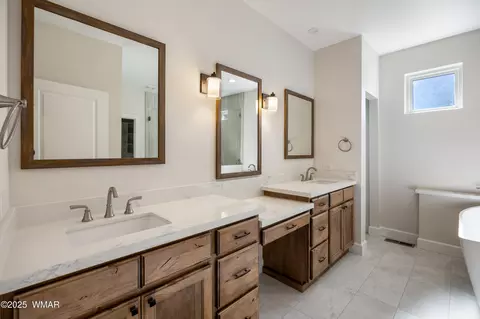Bath - 2268 Roundabout Cir, Overgaard, AZ 85933 photo 1 of 5