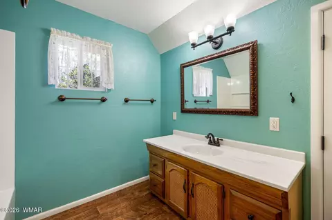 Bath - 3130 Ranch Rd, Overgaard, AZ 85933 photo 4 of 5