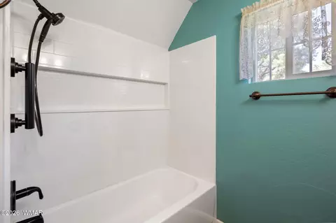 Bath - 3130 Ranch Rd, Overgaard, AZ 85933 photo 5 of 5