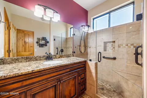 Bath - 2868 Meadow Rd, Heber, AZ 85928 photo 3 of 5