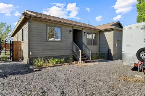 2258 Sitgreaves Dr, Overgaard, AZ 85933