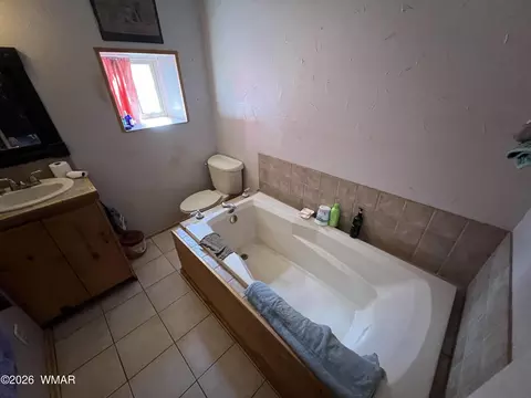 Bath - 10 County Road 5463 Rd, Concho, AZ 85924 photo 1 of 1