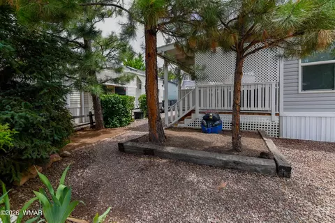 2263 Hanging Tree Ln, Overgaard, AZ 85933 photo 2