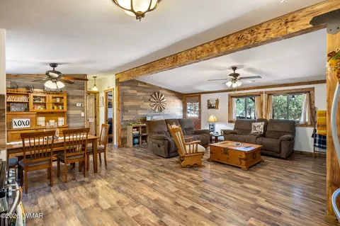 2191 Gingerbread Ln, Overgaard, AZ 85933
