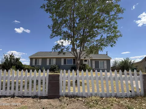 1501 Hennessy St, Holbrook, AZ 86025