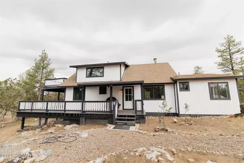 3326 Homestead Dr, Overgaard, AZ 85933