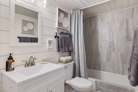 Bath - 504 E 4th St, Eagar, AZ 85925 photo 6 of 6