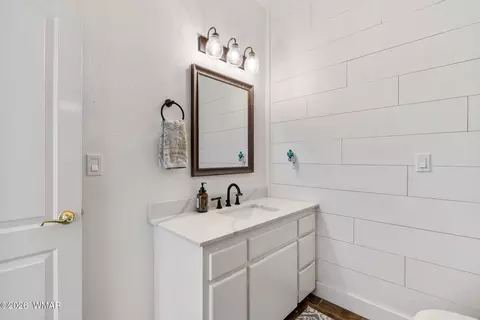 Bath - 504 E 4th St, Eagar, AZ 85925 photo 5 of 6