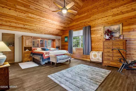 Bedroom - 2789 Doolittle Cir, Overgaard, AZ 85933 photo 5 of 6