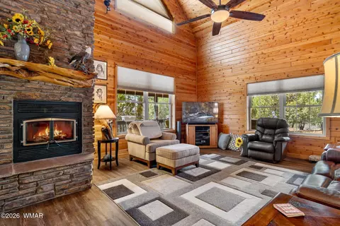 Living - 2789 Doolittle Cir, Overgaard, AZ 85933 photo 2 of 2
