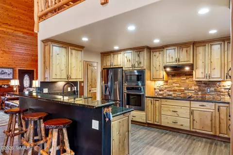 Kitchen - 2789 Doolittle Cir, Overgaard, AZ 85933 photo 2 of 4