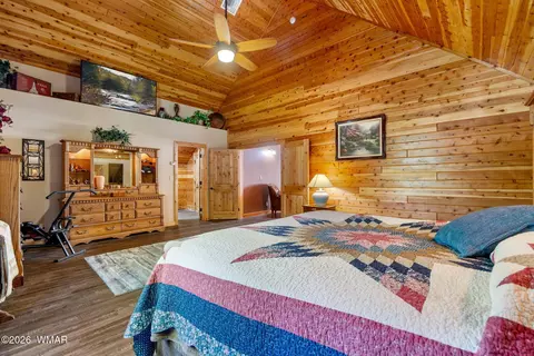Bedroom - 2789 Doolittle Cir, Overgaard, AZ 85933 photo 6 of 6